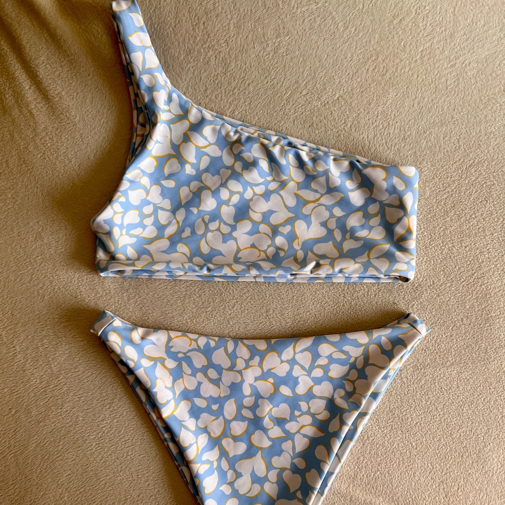 Skatie bikini. One - strap halter top in small and high rise bottoms in medium.